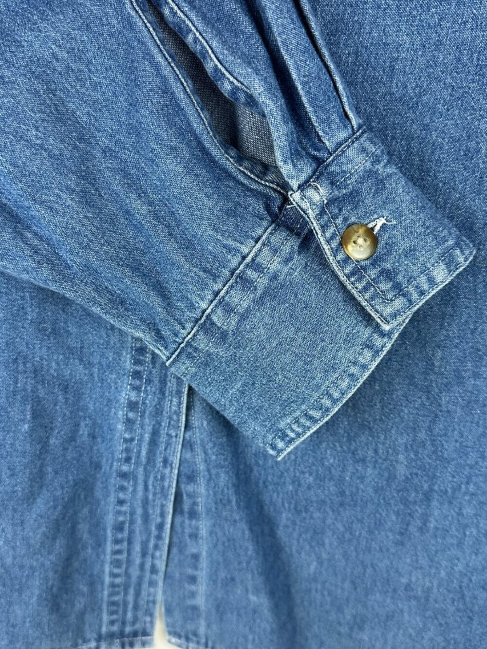 WOMEN'S CTS BLUES COTTON DENIM SHIRT WITH LEATHER FLOWER END GLASS BEAD SIZE 30 - Picture 7 of 12